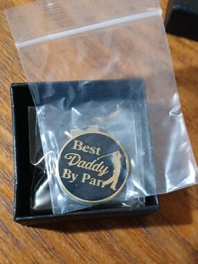 Best Daddy By Paroro Black and Gold Lapel Pin